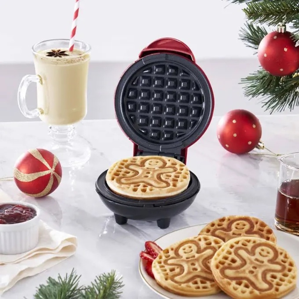 💕DASH Red Gingerbread Man Mini Waffle Maker💕 - Picture 4 of 5